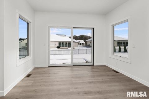 Tiny photo for 7123 Alvie Lane, Bettendorf, IA 52722 (MLS # QC4265022)