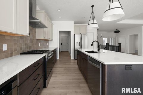 Tiny photo for 7123 Alvie Lane, Bettendorf, IA 52722 (MLS # QC4265022)