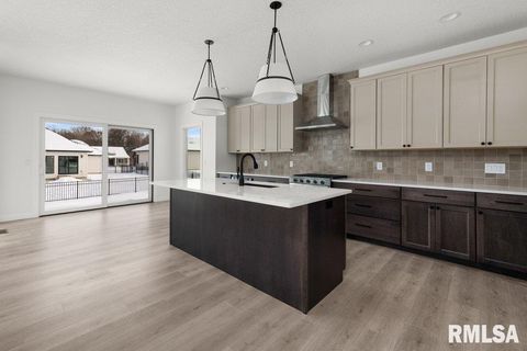 Tiny photo for 7123 Alvie Lane, Bettendorf, IA 52722 (MLS # QC4265022)