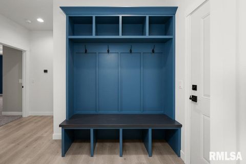 Tiny photo for 7123 Alvie Lane, Bettendorf, IA 52722 (MLS # QC4265022)