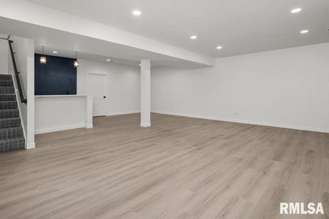 Tiny photo for 7123 Alvie Lane, Bettendorf, IA 52722 (MLS # QC4265022)