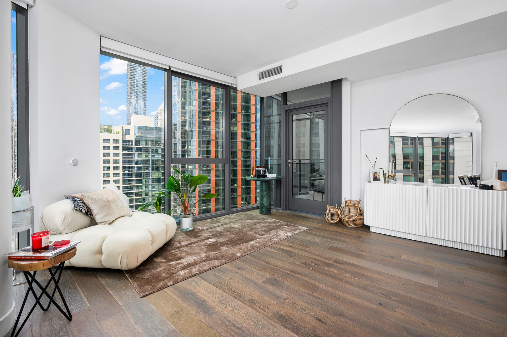 211 N Harbor Drive 2101