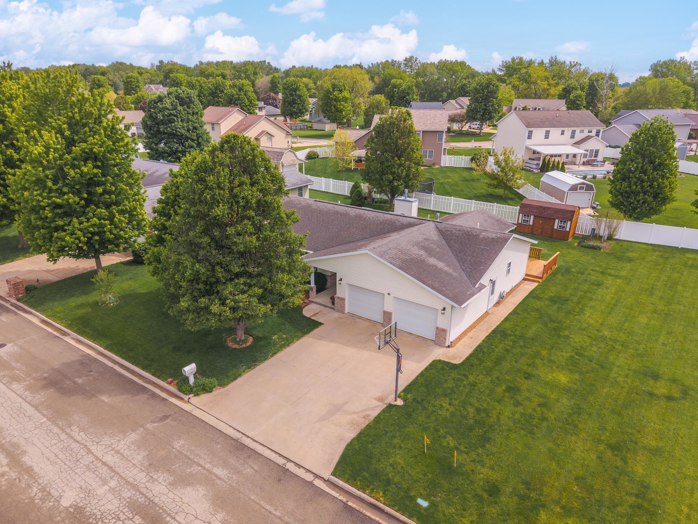 608 N Cherokee Lane