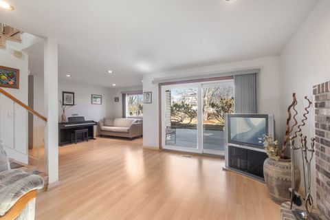 Tiny photo for 203 Albert Drive, Vernon Hills, IL 60061 (MLS # 12576873)