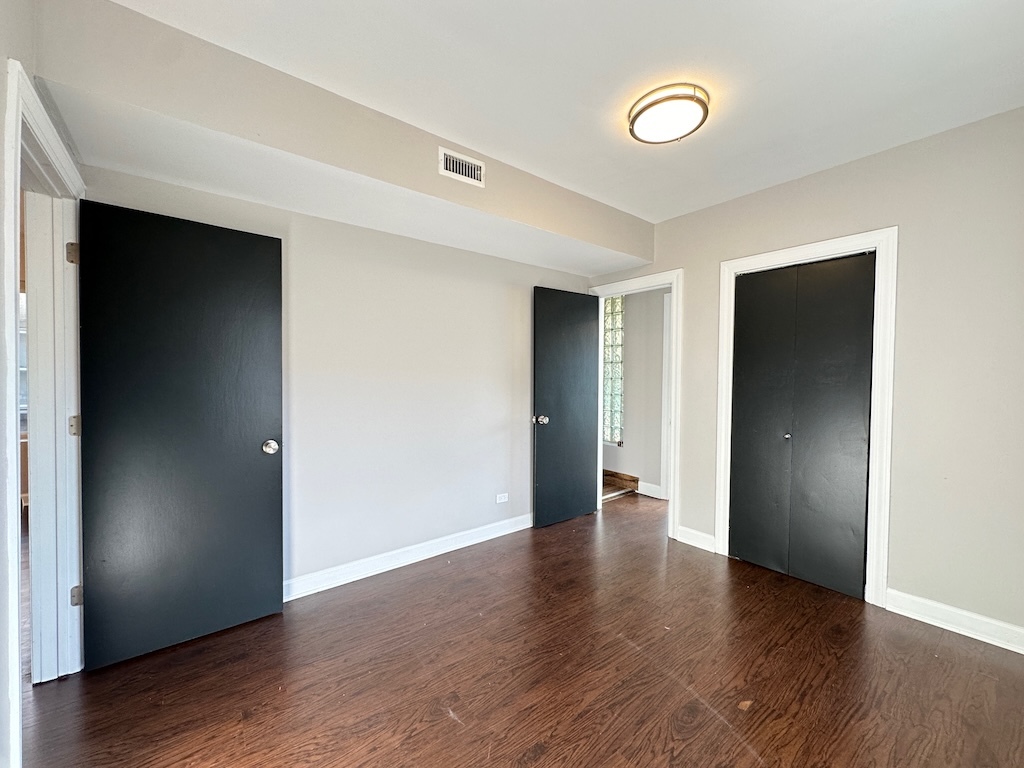 2617 W Rascher Avenue 2