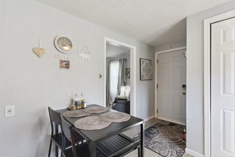 Tiny photo for 17 Liberty Boulevard, Machesney Park, IL 61115 (MLS # 12488891)