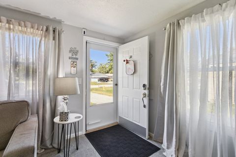 Tiny photo for 17 Liberty Boulevard, Machesney Park, IL 61115 (MLS # 12488891)
