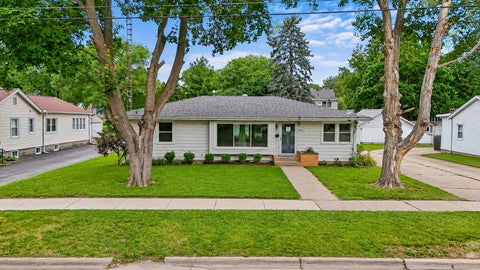 Tiny photo for 401 W Madison Street, Belvidere, IL 61008 (MLS # 12684018)