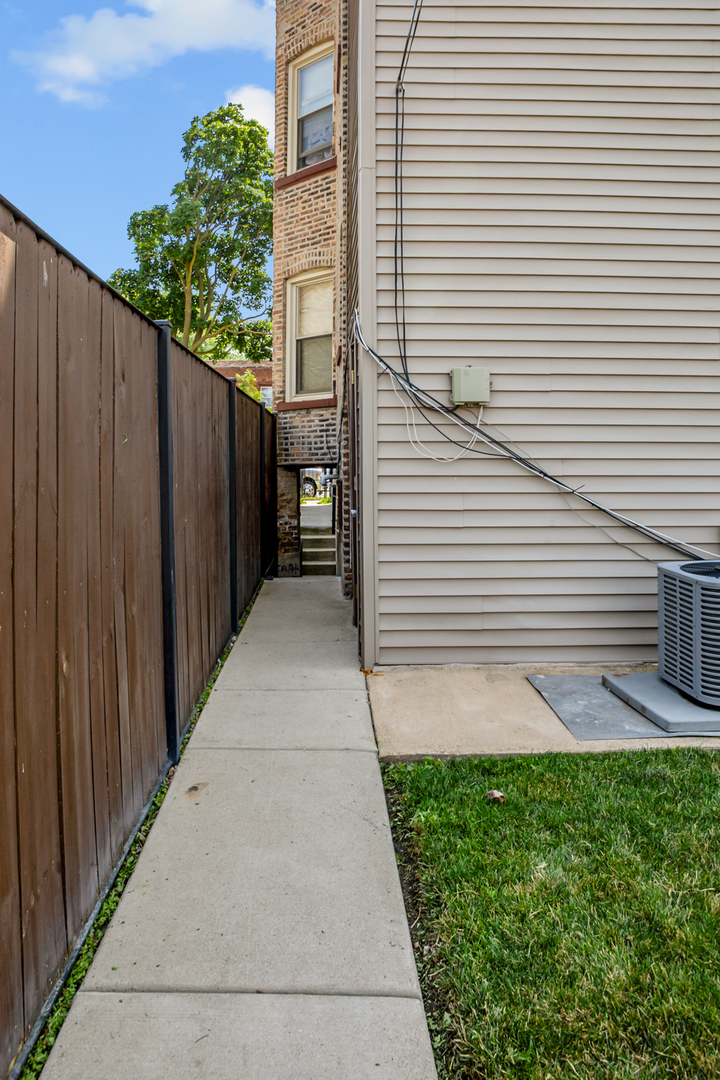 206 N Leamington Avenue