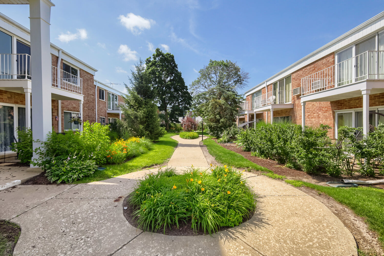543 Burlington Avenue 212