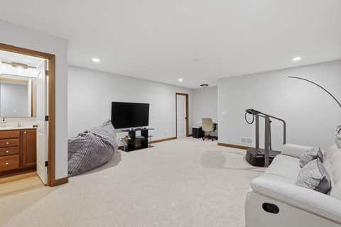 Tiny photo for 6234 Mississippi Avenue, Davenport, IA 52807 (MLS # 12724924)