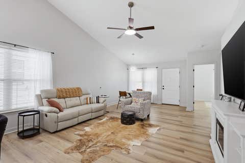 Tiny photo for 6234 Mississippi Avenue, Davenport, IA 52807 (MLS # 12724924)