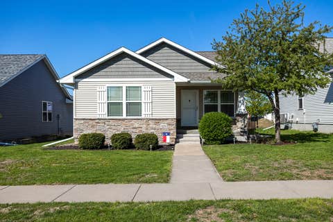 Photo of 6234 Mississippi Avenue, Davenport, IA 52807 (MLS # 12724924)