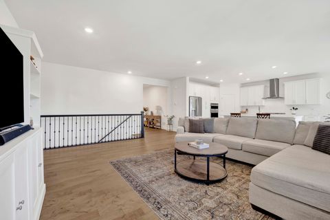 Tiny photo for 1087 Sugar Maple Drive, Crystal Lake, IL 60012 (MLS # 12484439)