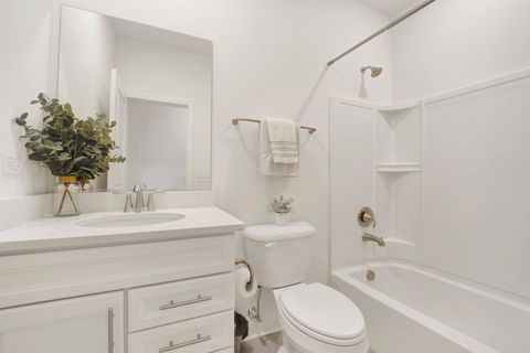 Tiny photo for 1087 Sugar Maple Drive, Crystal Lake, IL 60012 (MLS # 12484439)