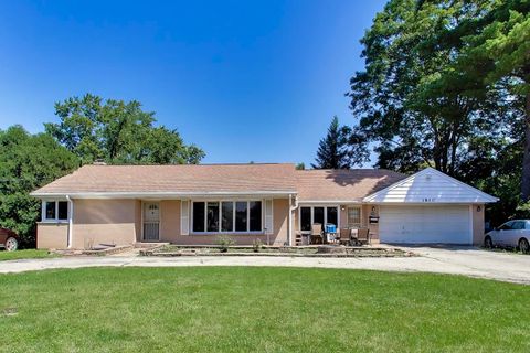 Photo of 1810 E Euclid Avenue, Arlington Heights, IL 60004 (MLS # 12698444)