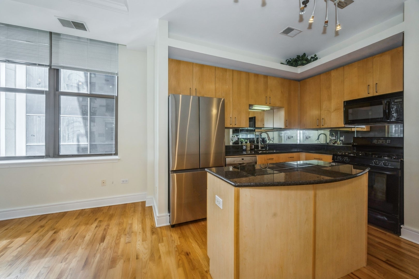 212 W Washington Street 1012