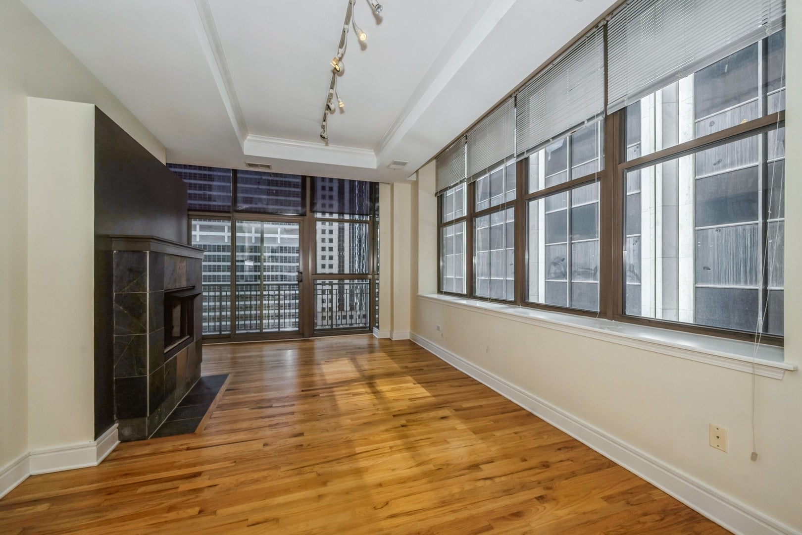 212 W Washington Street 1012
