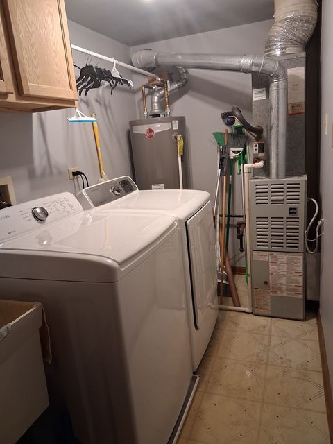 Tiny photo for 10278 SOUTHWEST Highway #2C, Chicago Ridge, IL 60415 (MLS # 12488294)