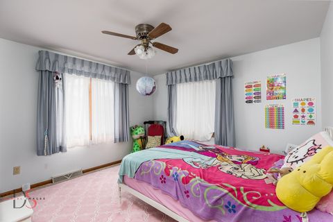 Tiny photo for 1525 Clark Street, Ottawa, IL 61350 (MLS # 12595191)