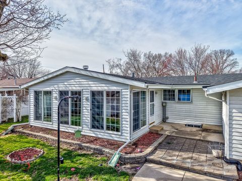 Tiny photo for 1525 Clark Street, Ottawa, IL 61350 (MLS # 12595191)