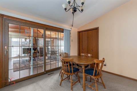 Tiny photo for 1525 Clark Street, Ottawa, IL 61350 (MLS # 12595191)