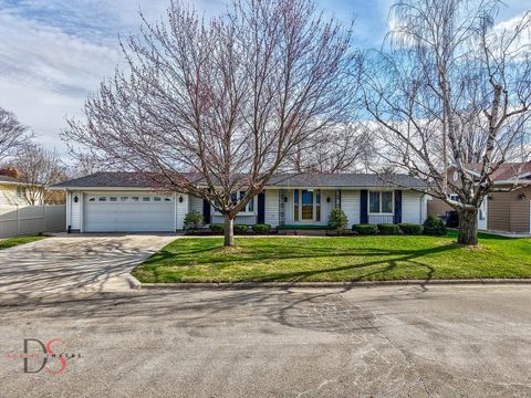 Tiny photo for 1525 Clark Street, Ottawa, IL 61350 (MLS # 12595191)