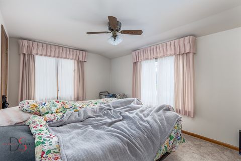 Tiny photo for 1525 Clark Street, Ottawa, IL 61350 (MLS # 12595191)