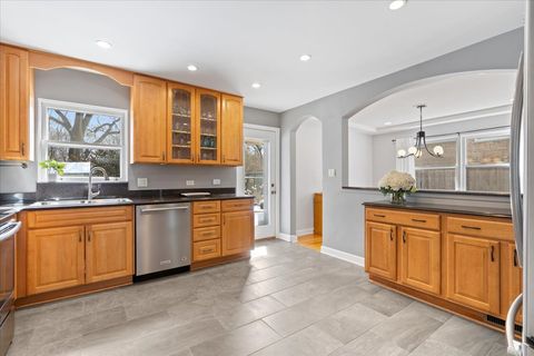 Tiny photo for 320 Beverly Drive, Wilmette, IL 60091 (MLS # 12602061)