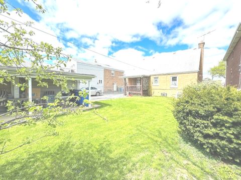 A home in Harwood Heights