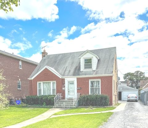 A home in Harwood Heights