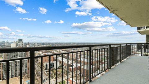 Tiny photo for 6007 N Sheridan Road #34G, Chicago, IL 60660 (MLS # 12611139)