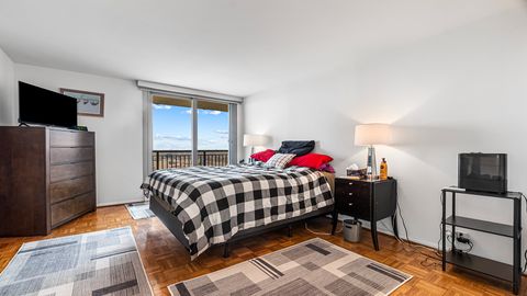 Tiny photo for 6007 N Sheridan Road #34G, Chicago, IL 60660 (MLS # 12611139)