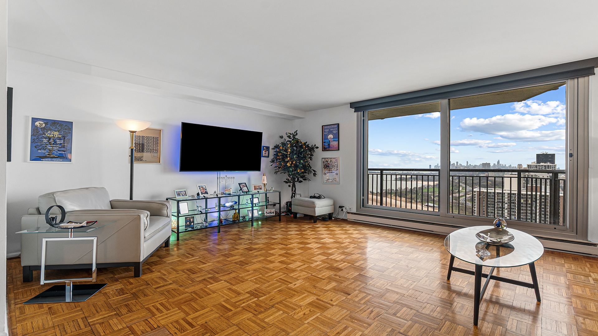 6007 N Sheridan Road 34G