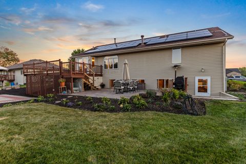 Tiny photo for 6472 Corinas Curve, Rockford, IL 61103 (MLS # 12491997)