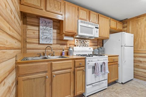 Tiny photo for 6472 Corinas Curve, Rockford, IL 61103 (MLS # 12491997)