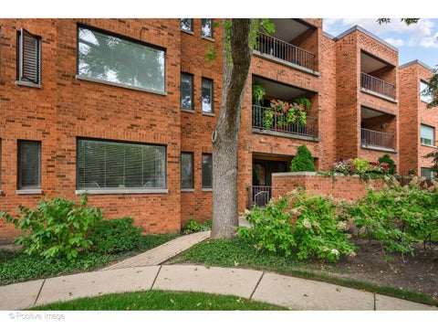 Tiny photo for 105 E Laurel Avenue #103, Lake Forest, IL 60045 (MLS # 12719148)