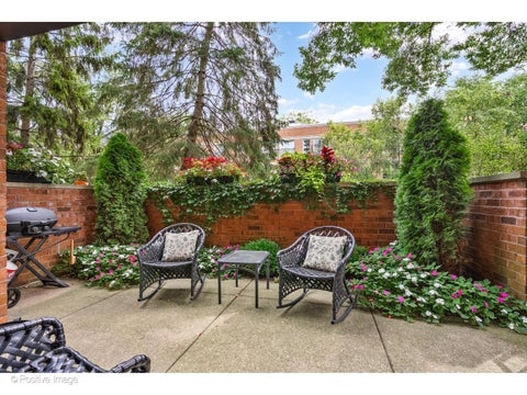 Tiny photo for 105 E Laurel Avenue #103, Lake Forest, IL 60045 (MLS # 12719148)