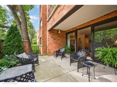 Tiny photo for 105 E Laurel Avenue #103, Lake Forest, IL 60045 (MLS # 12719148)