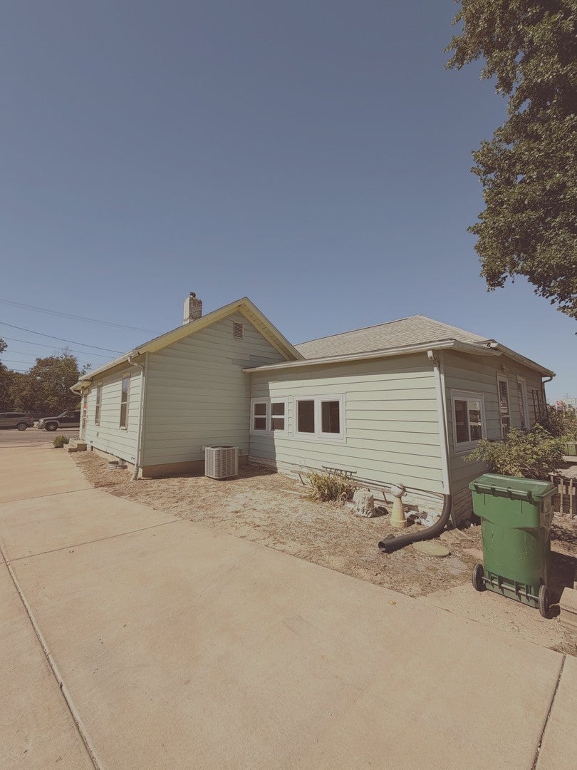 1715 N Bloomington Street