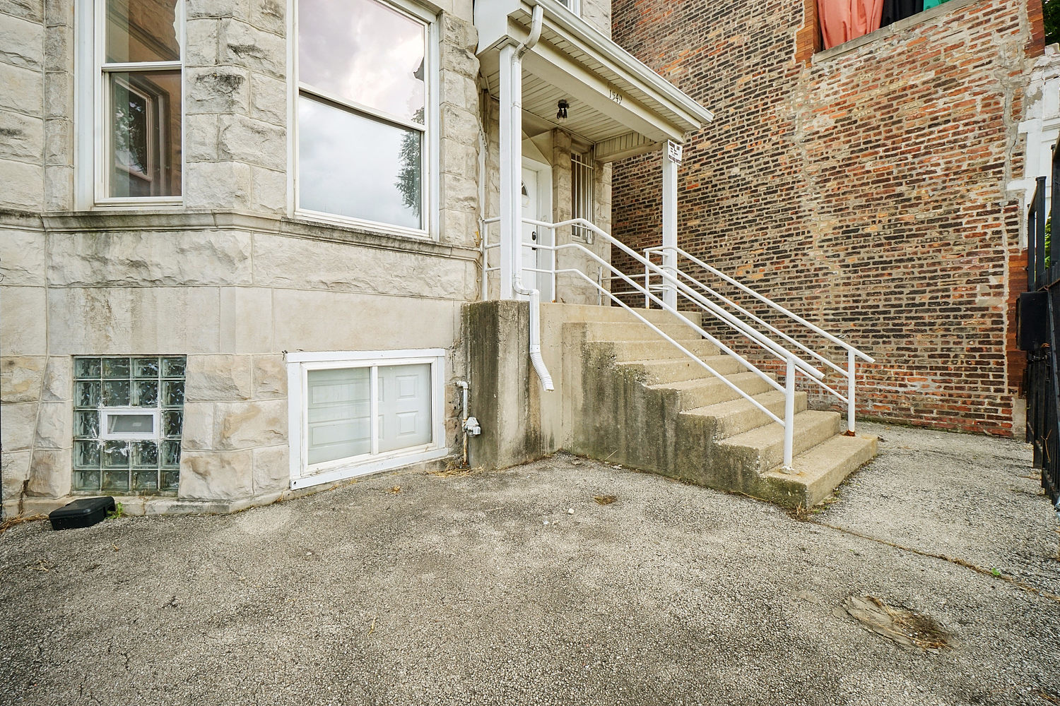 1549 S Saint Louis Avenue