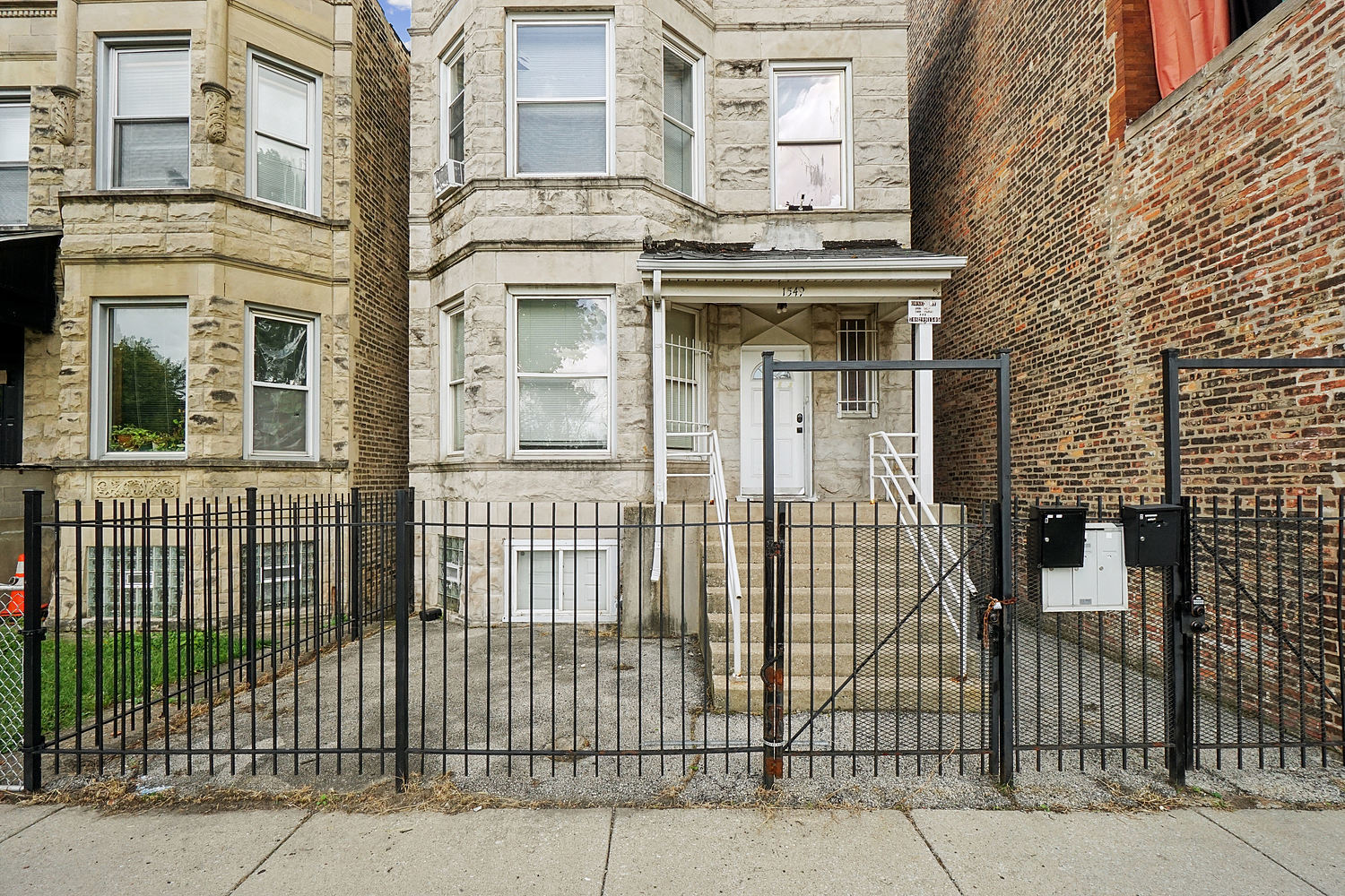 1549 S Saint Louis Avenue