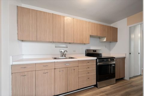 Tiny photo for 5701 N Sheridan Road #7G, Chicago, IL 60660 (MLS # 12683130)