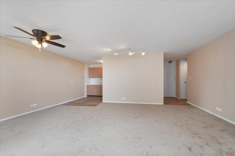 Tiny photo for 5701 N Sheridan Road #7G, Chicago, IL 60660 (MLS # 12683130)