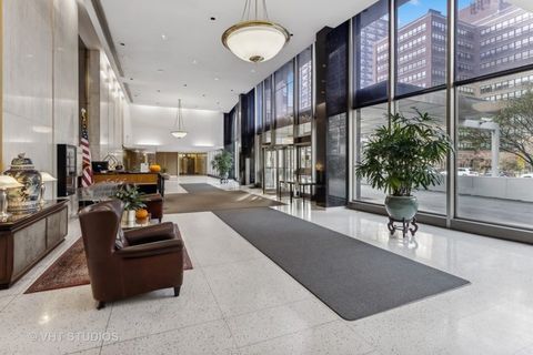 Tiny photo for 5701 N Sheridan Road #7G, Chicago, IL 60660 (MLS # 12683130)