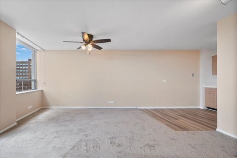 Tiny photo for 5701 N Sheridan Road #7G, Chicago, IL 60660 (MLS # 12683130)