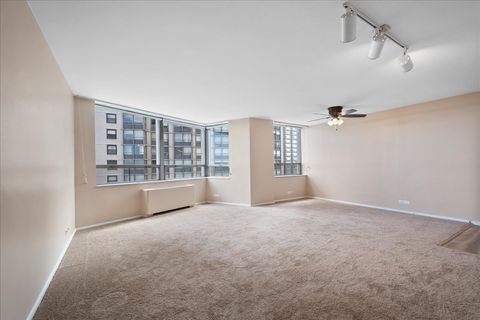 Tiny photo for 5701 N Sheridan Road #7G, Chicago, IL 60660 (MLS # 12683130)