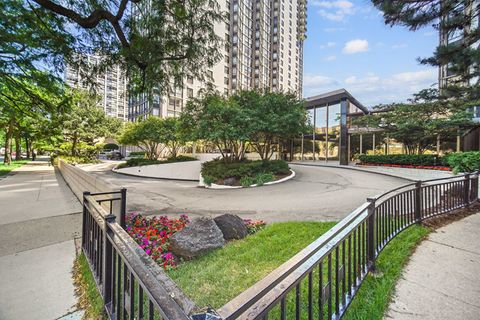 Tiny photo for 5701 N Sheridan Road #7G, Chicago, IL 60660 (MLS # 12683130)