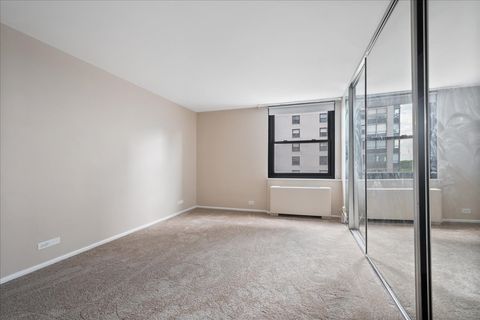 Tiny photo for 5701 N Sheridan Road #7G, Chicago, IL 60660 (MLS # 12683130)