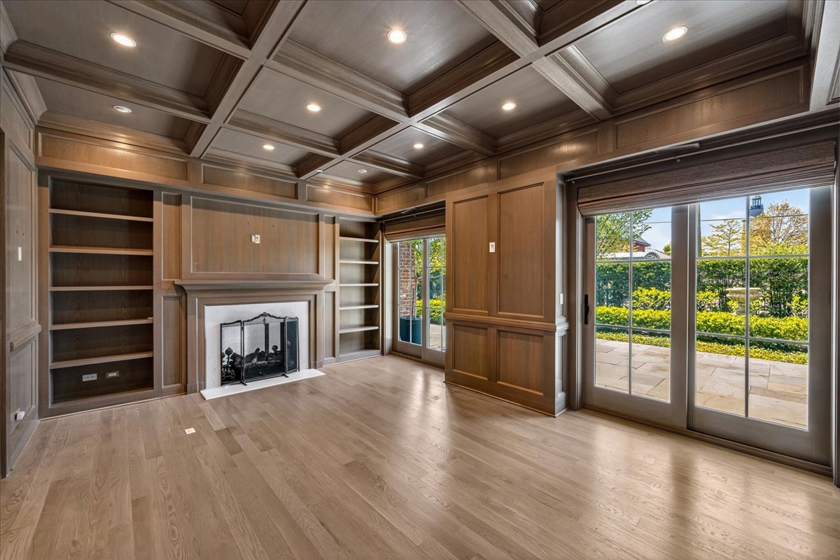 727 N McKinley Road 100